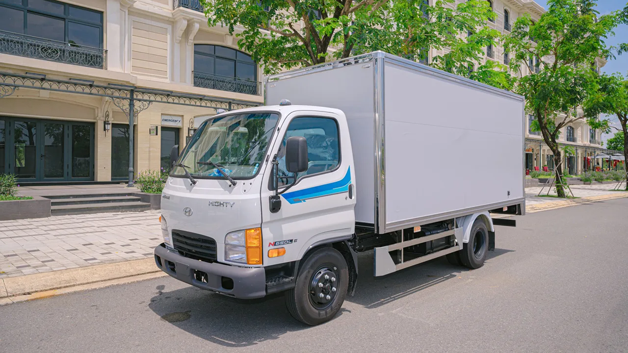 Mighty N650L 3.5 tấn thùng dài